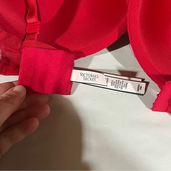 Victoria's Secret Lined Demi Push Up Red Bra with Gold Detailing 38DDD - Picture 4 of 7